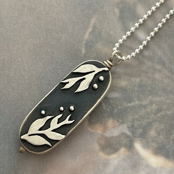 LANGUAGE OF STONES Sterling Hollow Form Two Sided Floral Pendant Necklace: NWOT! - Picture 1 of 10
